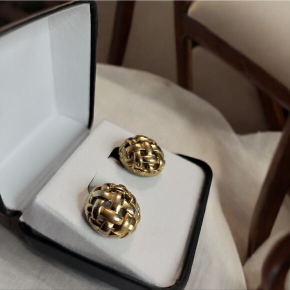 Givenchy Vintage Weave Clip on Earrings - Picture 6 of 6